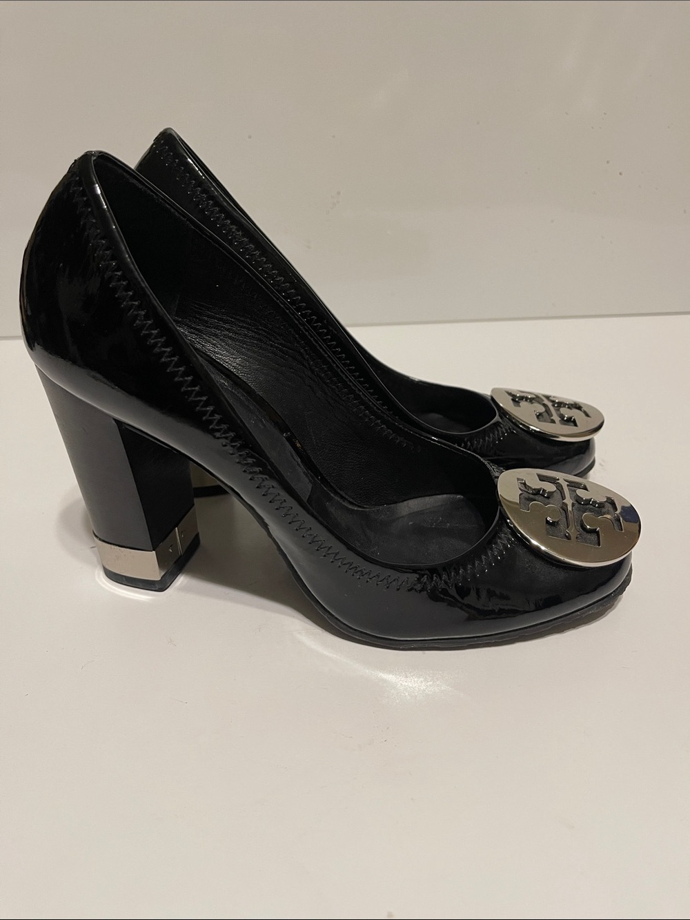 Tory Burch Black Patent Block Heel with Logo Disc  Size 5